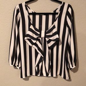 Lovely Day Tops - 🌺Striped flowy shirt Lovely Day Tops - 🌺Striped flowy shirt